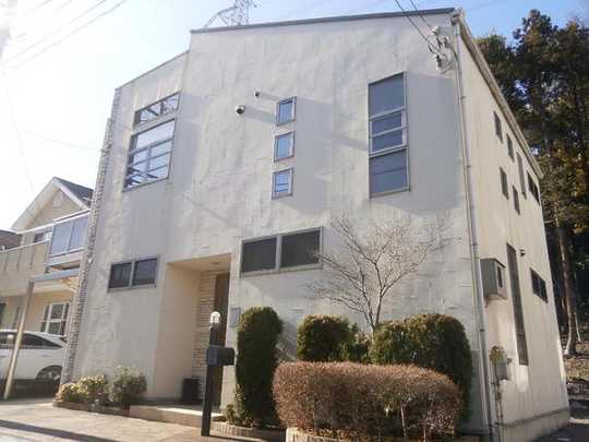 Local appearance photo. Exterior (1)
