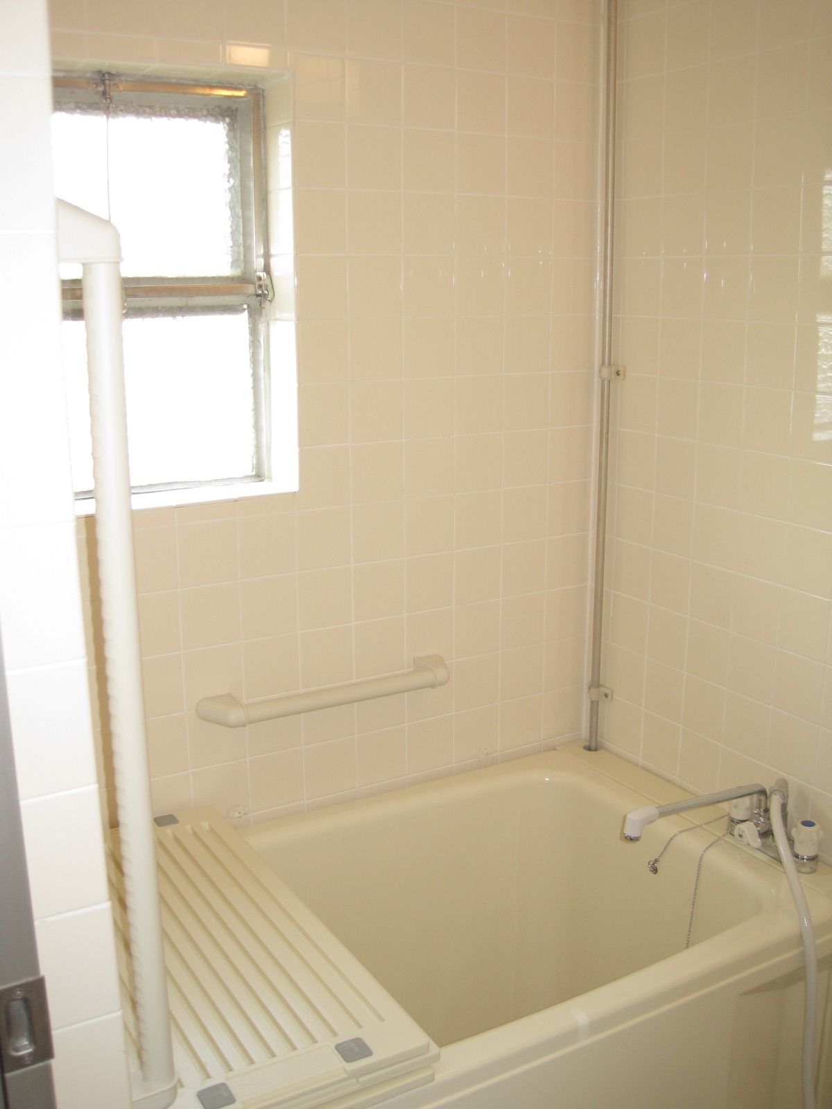 Bath. Reheating function Automatic hot water clad function