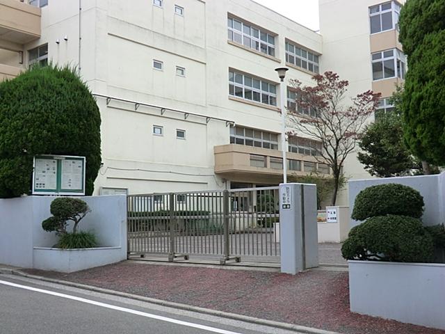 Junior high school. 1432m to Yokohama Municipal Nishitani junior high school