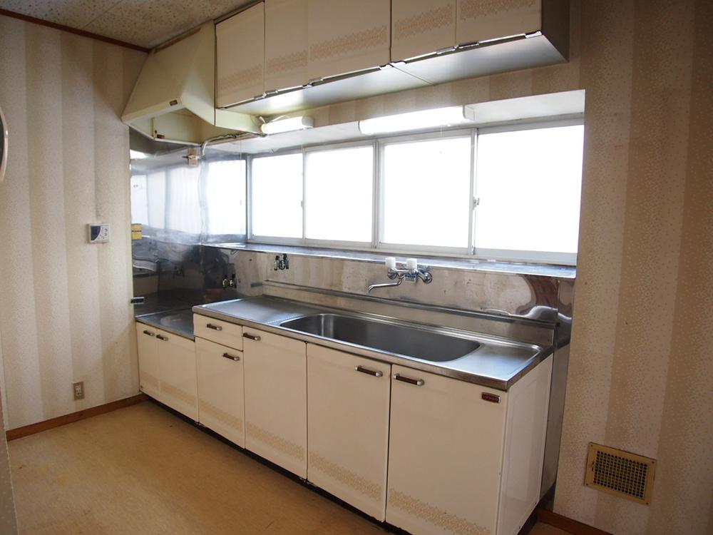Kitchen. Indoor (early October 2013) Shooting