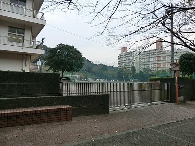 Junior high school. 123m to Yokohama Municipal Wakabadai junior high school