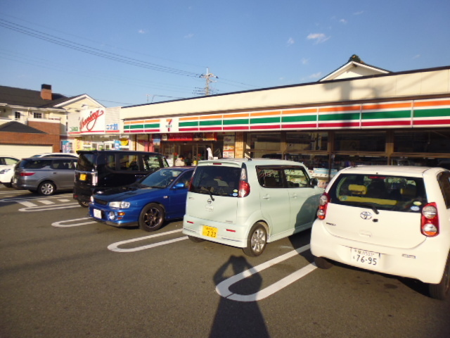 Convenience store. 50m until the Seven-Eleven (convenience store)