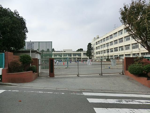 Primary school. 463m to Yokohama Municipal Nakazawa Elementary School