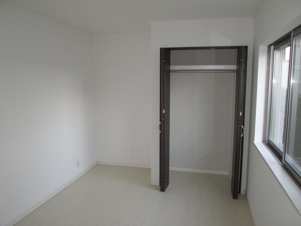 Non-living room. Local (12 May 2013) Shooting