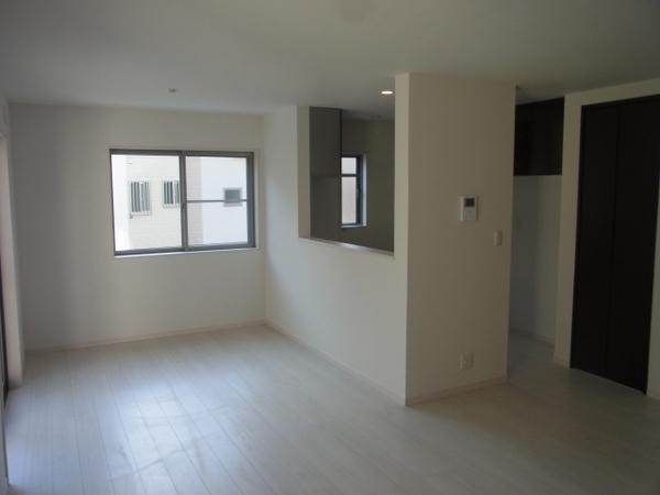 Living. 18.25 Pledge of LDK! Popular face-to-face kitchen!