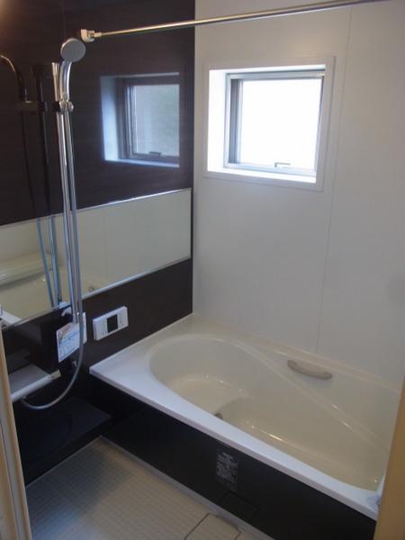 Bathroom. 1 tsubo size that can stretch the loose leg