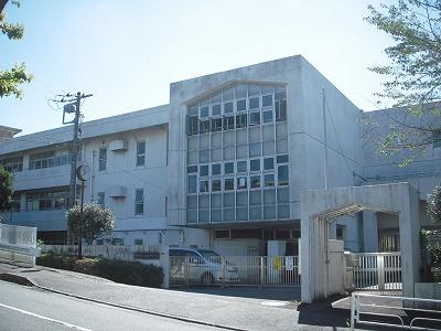 Junior high school. 1051m to Yokohama Municipal Asahikita junior high school