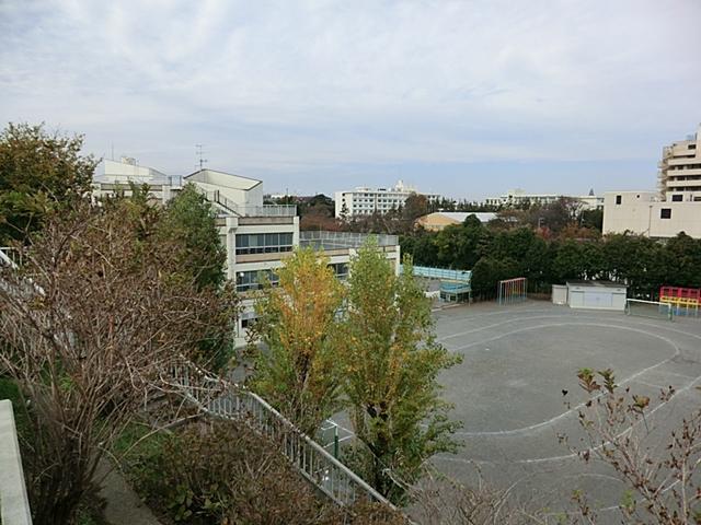 Primary school. 390m to Nakao elementary school
