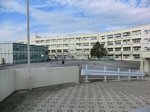 Primary school. 450m to Yokohama Municipal Hon'yado Elementary School