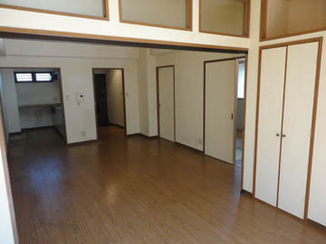 Living and room. Spacious can be used by connecting LDK and Western s