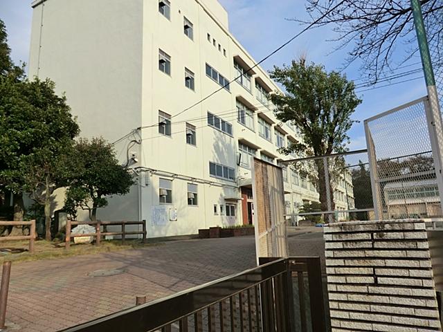 Primary school. 616m to Yokohama Municipal Kamikawai Elementary School