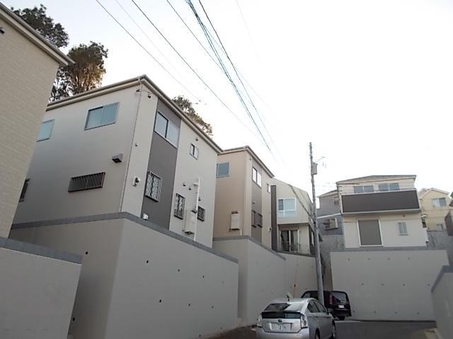 Local appearance photo. Local (11 May 2013) Shooting