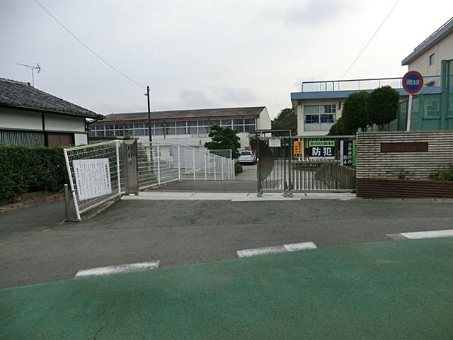 Primary school. 822m to Yokohama Municipal Minamihonjuku Elementary School