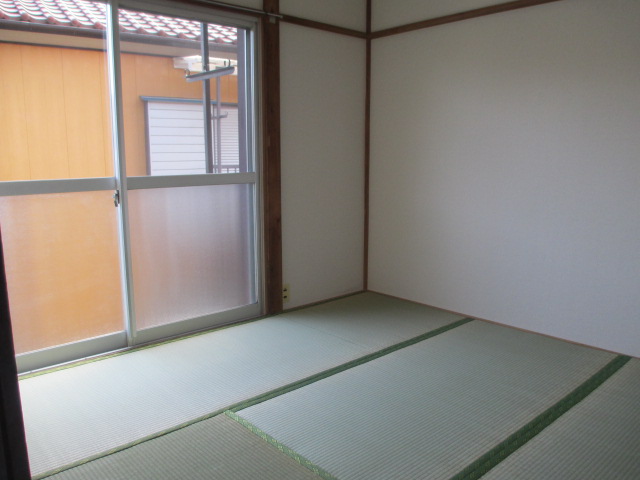 Other room space. Japanese-style room 4.5 Pledge