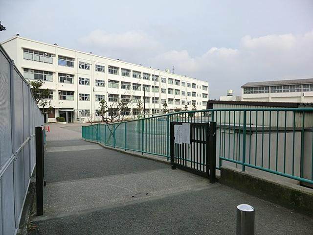 Primary school. 829m to Yokohama Municipal Sasanodai Elementary School