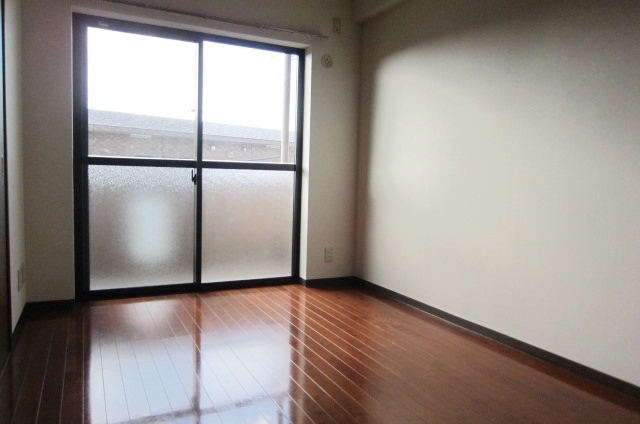 Other room space. Tone of the room had settled!