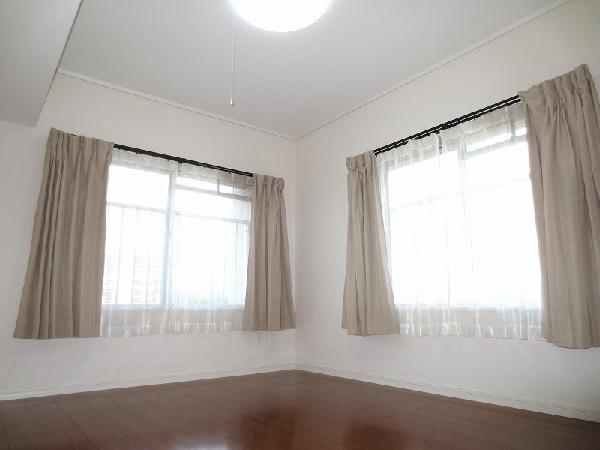 Other introspection. Western-style angle room, There is a bright and airy.