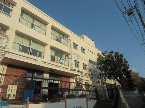 Primary school. Tsuoka until elementary school 550m
