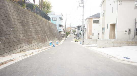 Local photos, including front road. Frontal road