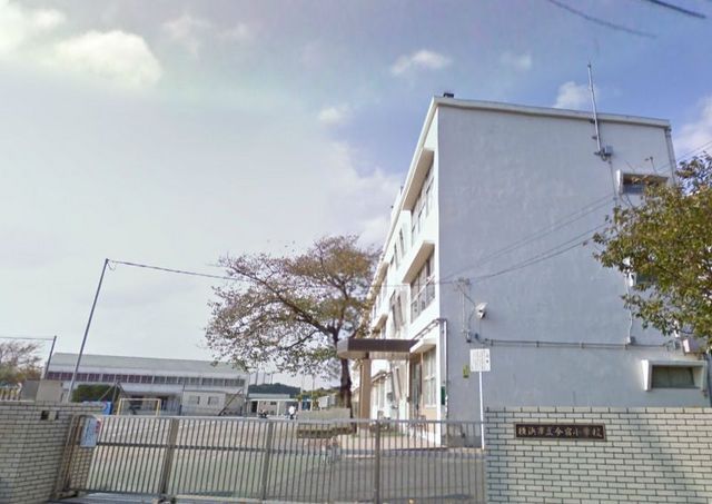 Primary school. Imajuku up to elementary school (elementary school) 489m