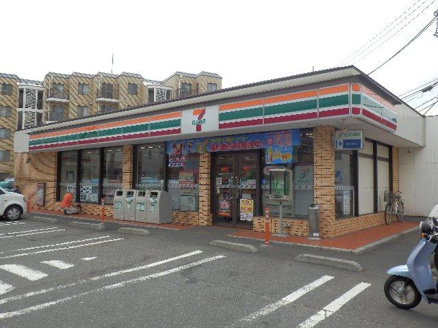 Convenience store. 343m to Seven-Eleven (convenience store)