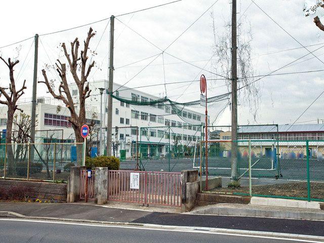 Junior high school. 860m to Yokohama City TatsuAsahi junior high school