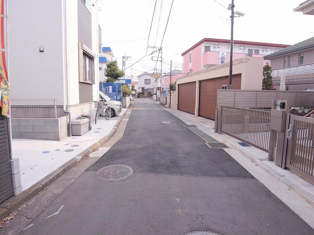 Local photos, including front road. I'm There was just the right house! (December 2013) Shooting