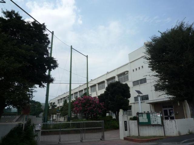 Other. Tsurukemine is about 800m up to junior high school.
