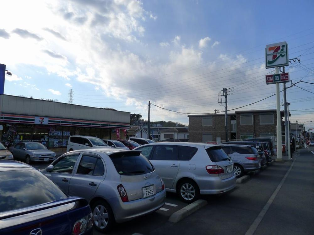 Convenience store. 278m to Seven-Eleven Yokohama Tsurugaminehon-cho 1-chome