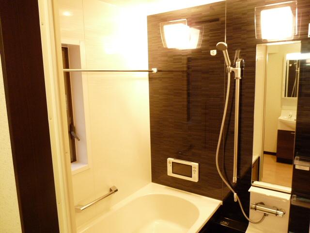 Same specifications photo (bathroom)