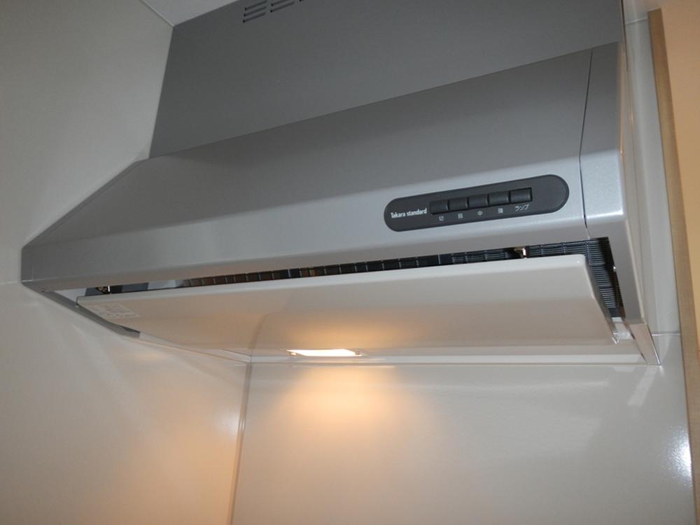 Other Equipment. Ventilator type inhale even oily smoke suction force even if up is standard equipment! Remove to clean is also Rakuchin