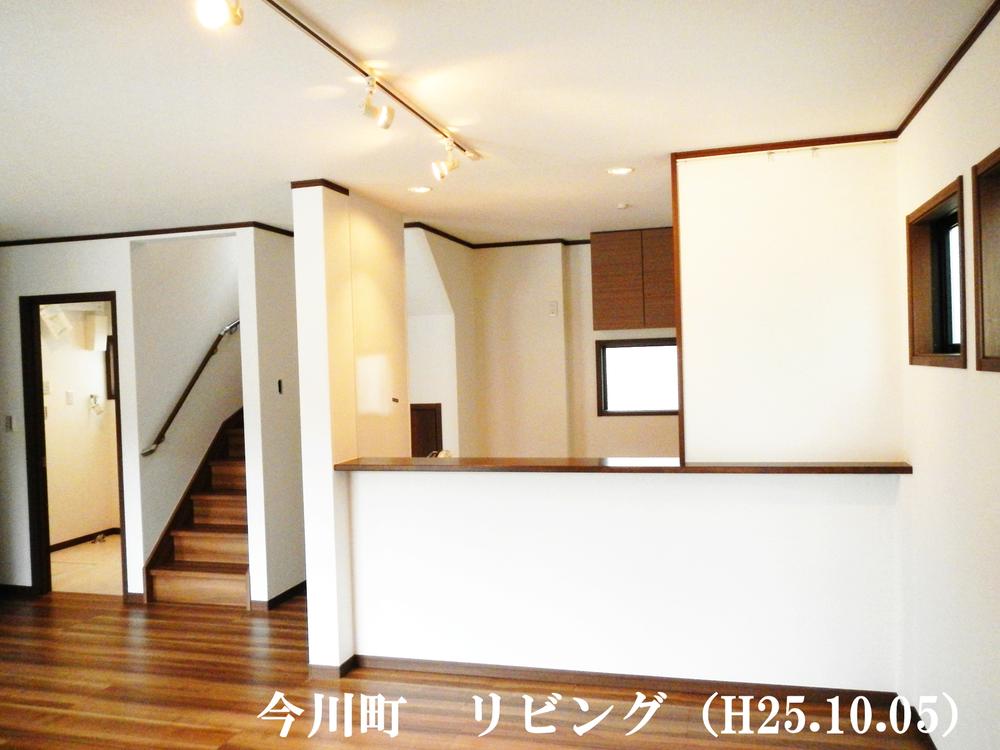 Living. Stylish counter kitchen or look at the situation of children, Since it is cooking while chatting with family, It is popular with those who are to cherish the communication of your family