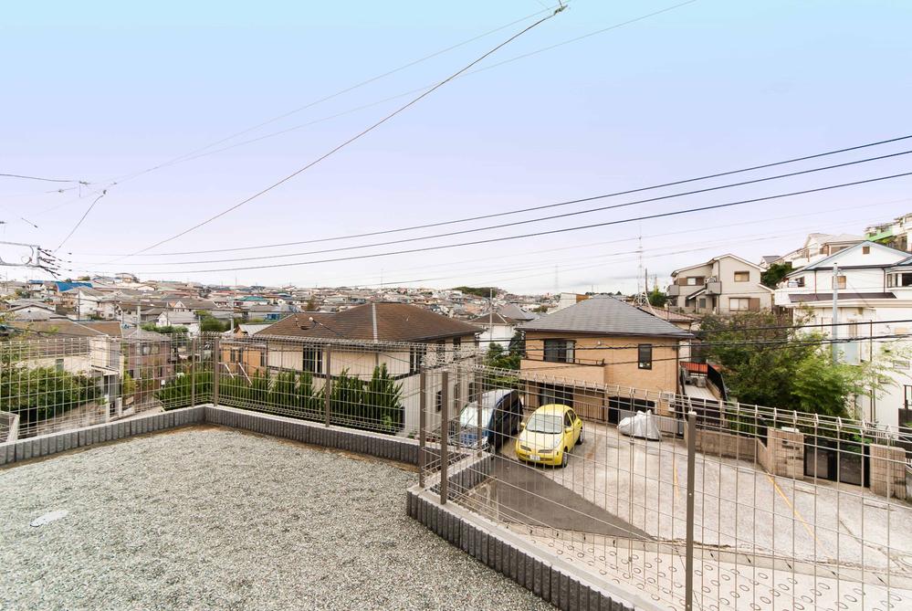 View photos from the dwelling unit. View from local, Sense of openness is good.