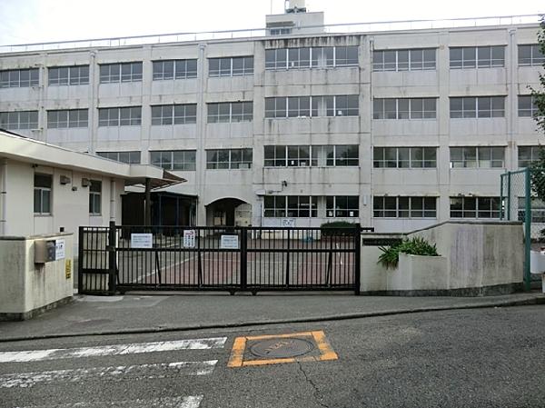 Junior high school. 700m to Yokohama Municipal Minamikibogaoka junior high school