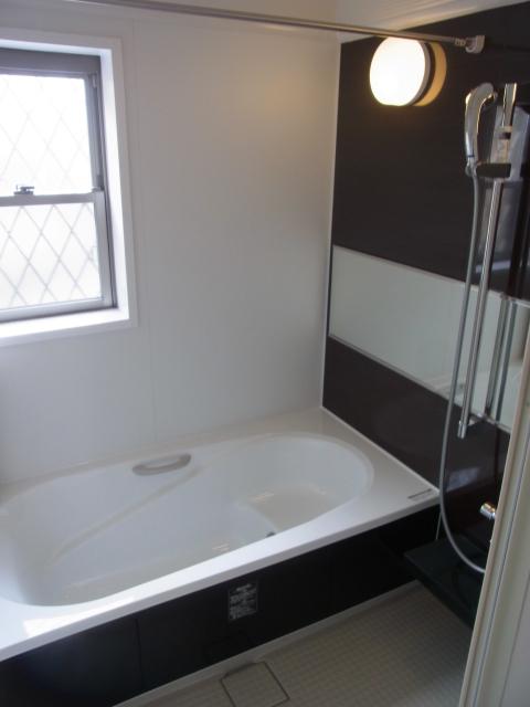 Bathroom. 1 tsubo size that can stretch the loose leg