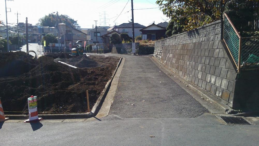 Local photos, including front road. Local (12 May 2013) Shooting