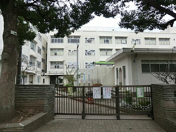 Primary school. 900m to Yokohama Municipal Futamatagawa Elementary School