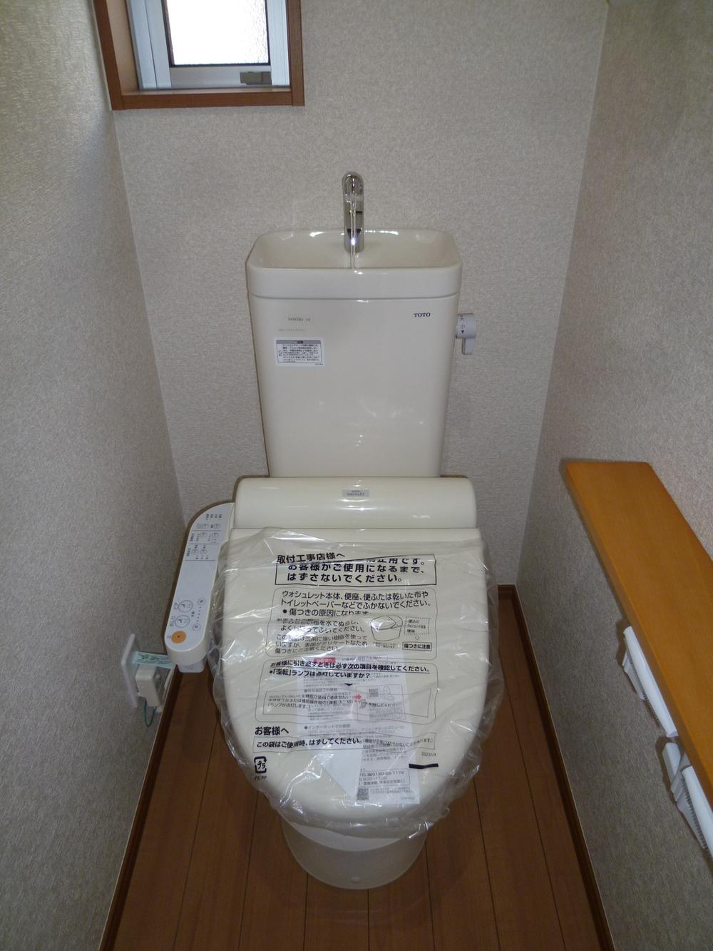 Toilet. Indoor (December 6, 2013) Shooting