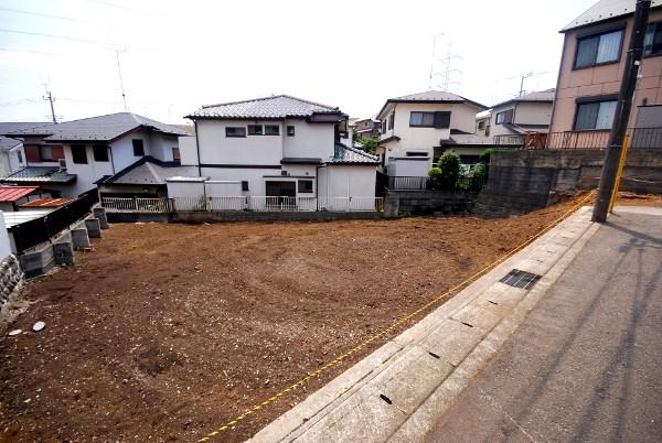 Local photos, including front road. Local (July 2013) Shooting