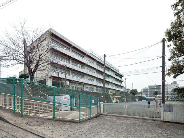 Primary school. Yokohama Municipal everything 350m up to elementary school