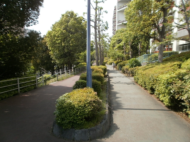 Other. Promenade that covers the inside of the housing complex