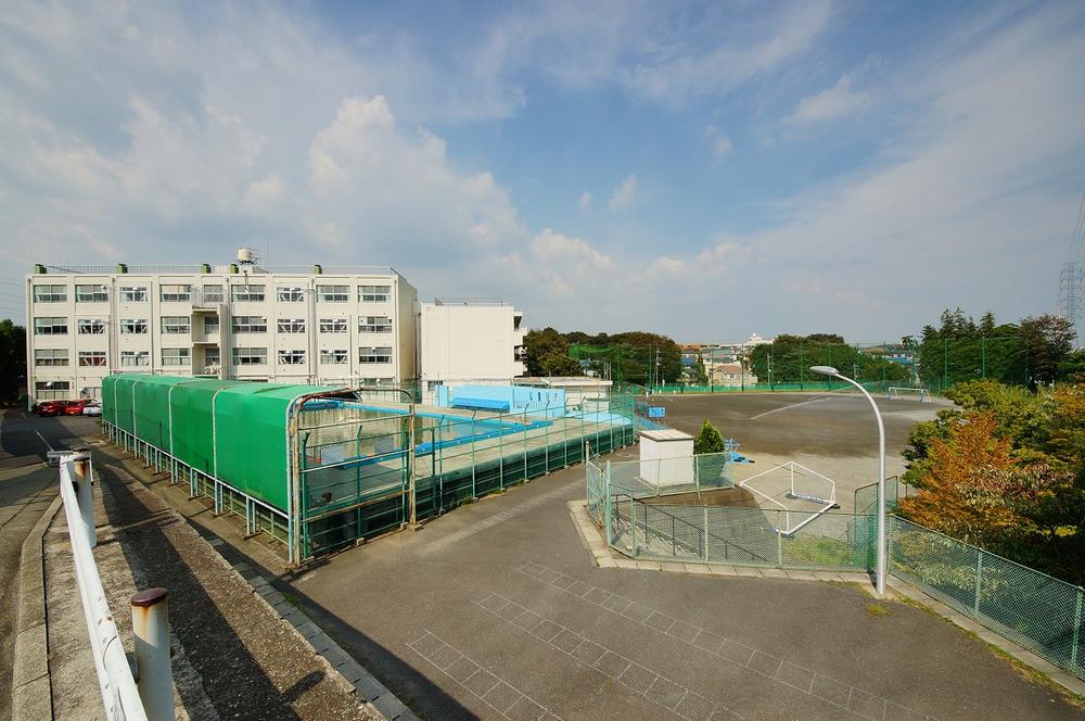 Junior high school. South Kibogaoka 800m up to junior high school