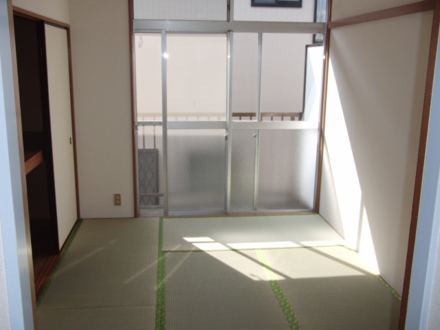 Other room space. It settles down Japanese-style room.