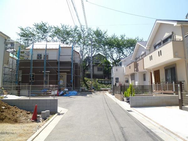 Local photos, including front road. 2013 June 2 shooting Panoramic view
