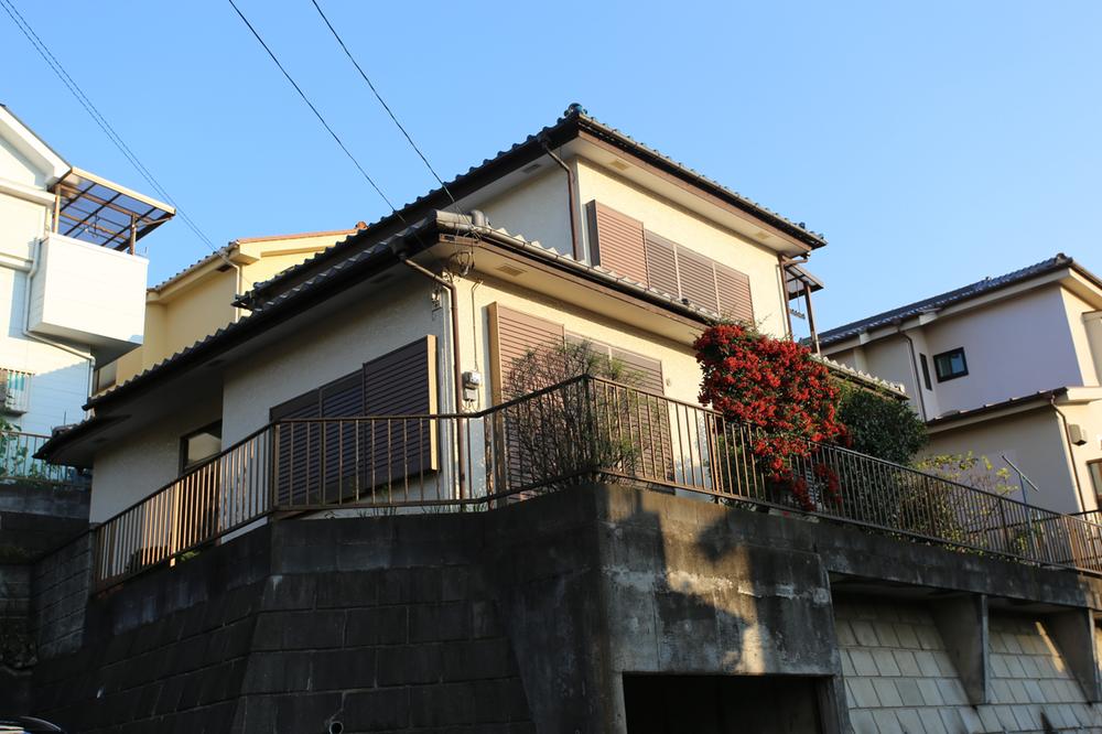 Local appearance photo. Futamatagawa 8-minute walk from the train station! Near from the station, There car space!