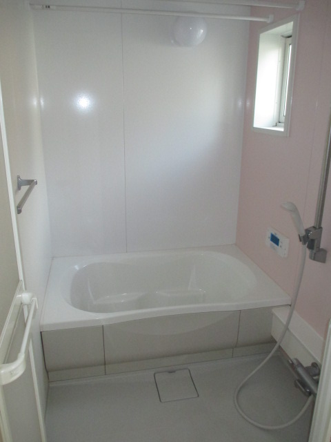 Bath. It is a bathroom with a Reheating function Also with window