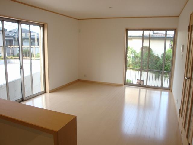 Living. Indoor (2013 May 31) shooting