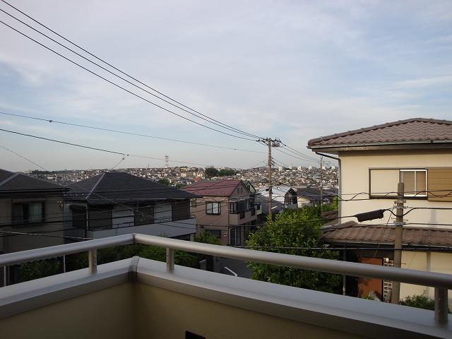 View photos from the dwelling unit. (5 May 2013 31) shooting