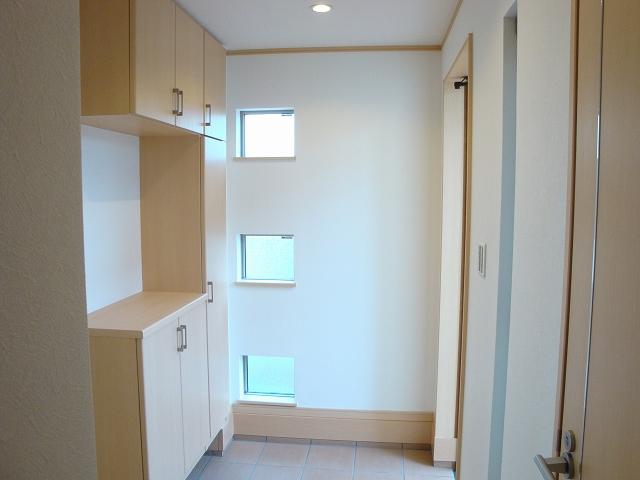 Entrance. Indoor (2013 May 31) shooting