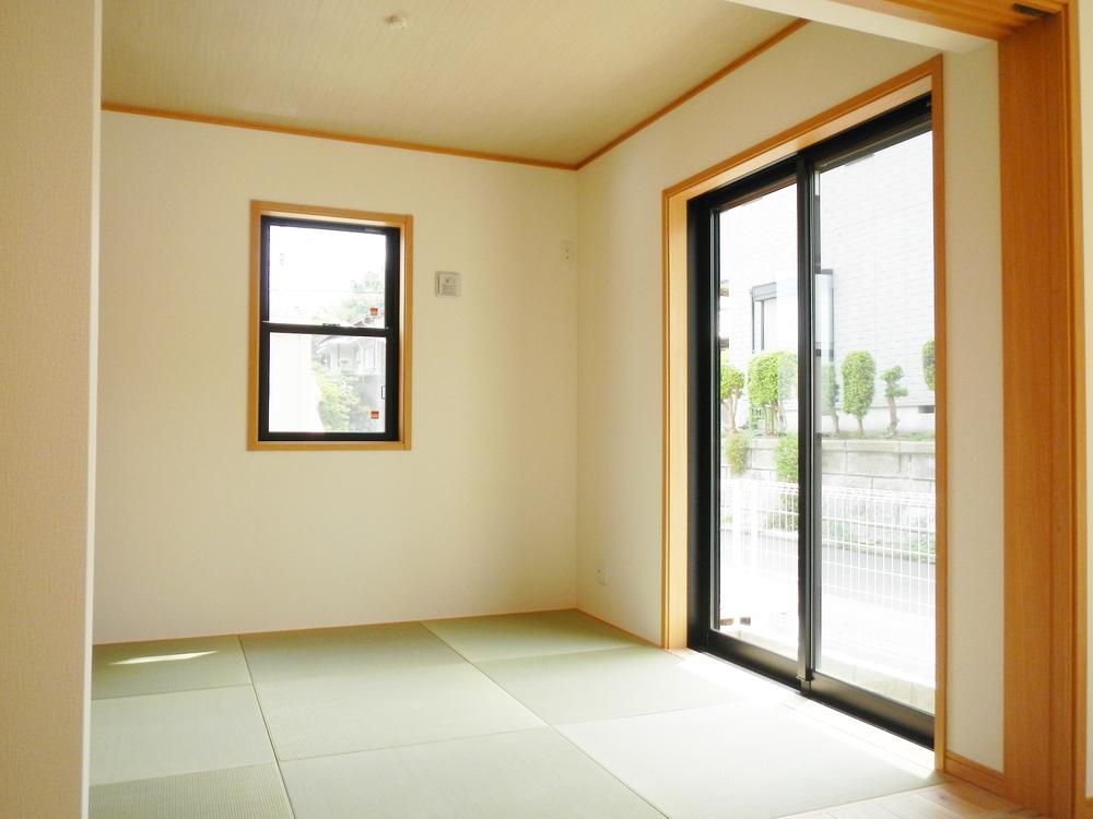 Non-living room. Use the stylish Ryukyu tatami the relaxation of Japanese-style room! Cold day is still kotatsu! Please come by all means is anyone who